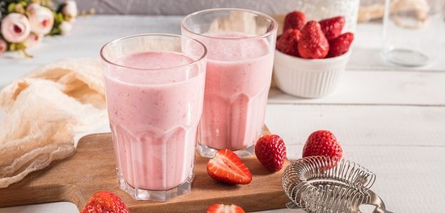 Batido de Fresas y Papaya con Bebida de Soya y Tarwi