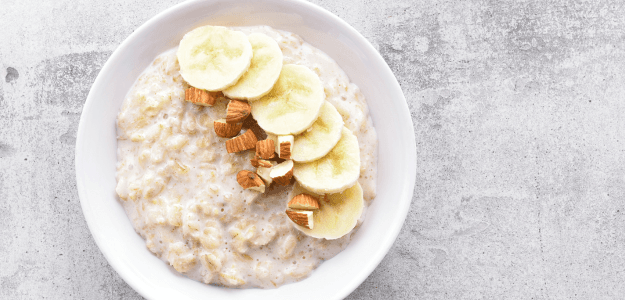 Avena con Claras de Huevo, Plátano y Almendras.png