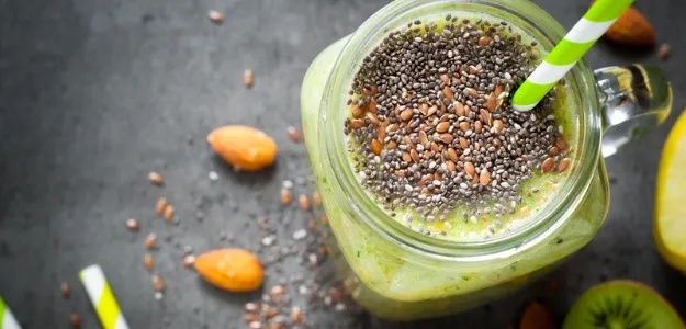 Batido de Kiwi, Chía, Almendras y Bebida de Soya - vegetariano