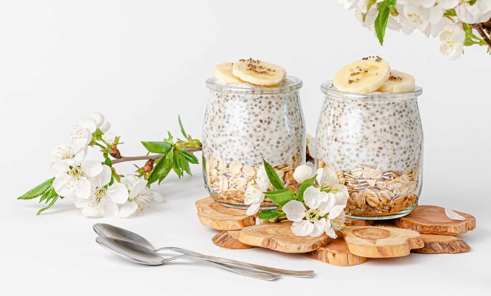 Chia Protein Pudding with Banana and Oats