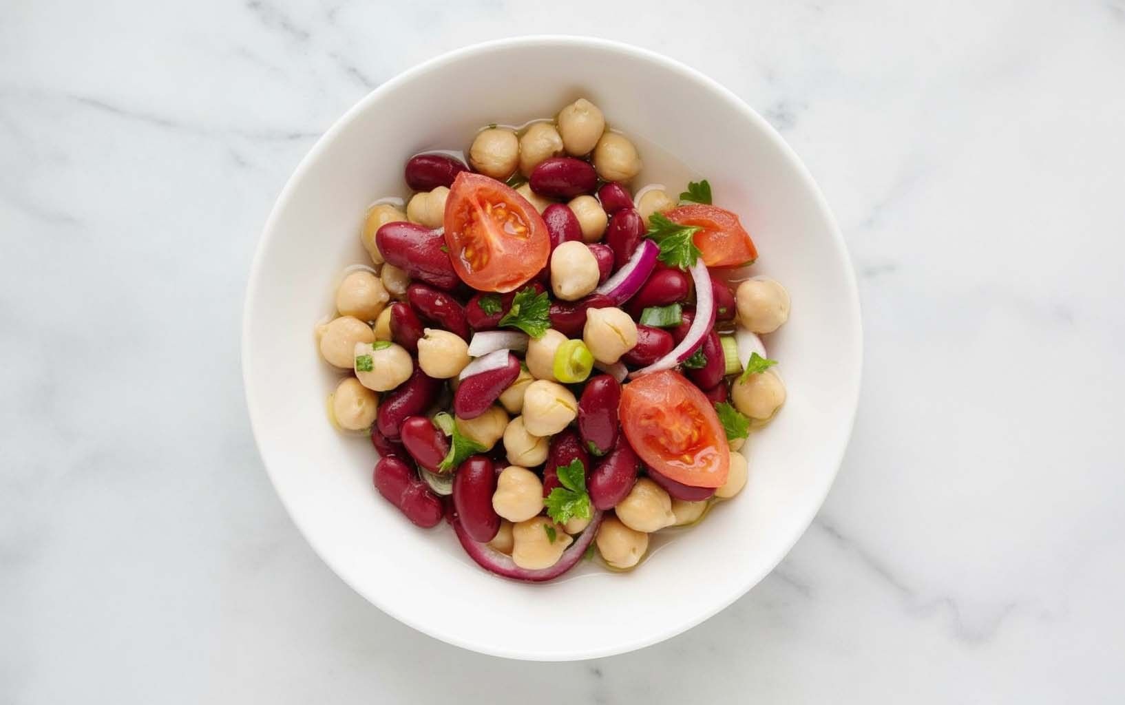 Ensalada de Frijoles, Garbanzos, Tomate y Cebolla.jpeg