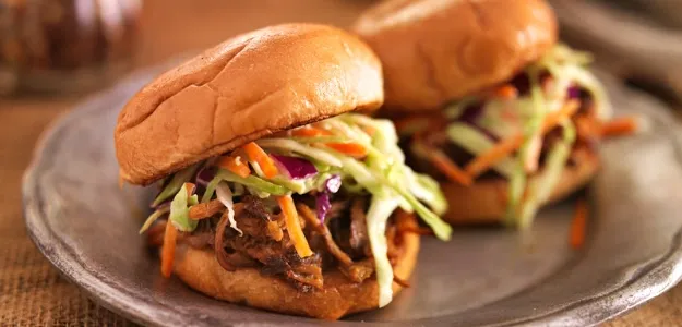 Sándwich de Cerdo, Zanahoria y Lechuga.webp