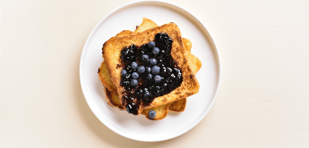 Tostadas Francesas con Coulis de Arándanos.png