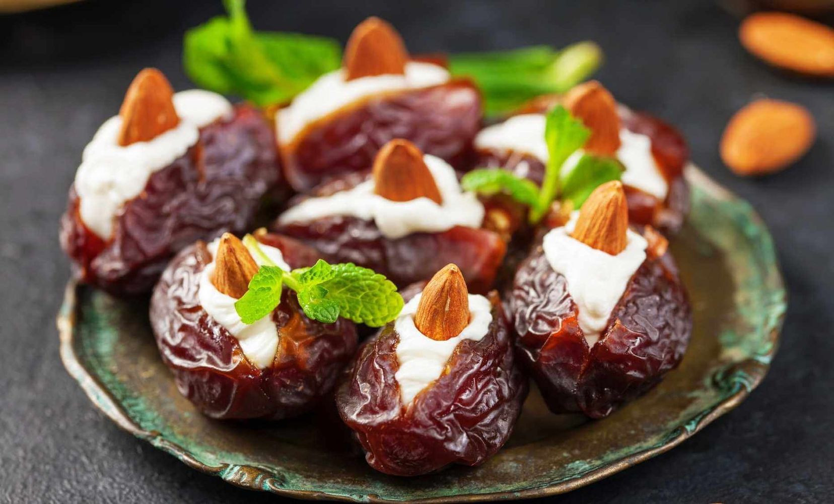 datiles con queso crema.jpg
