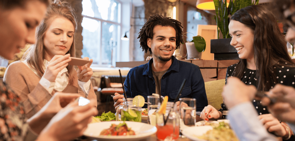 4 Tips to Track Calories Accurately When Eating Out
