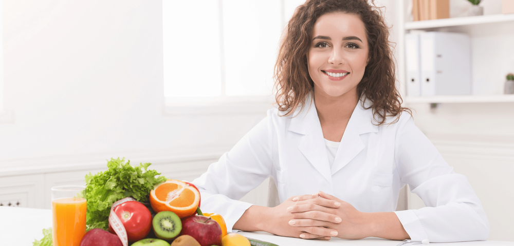 Nutrition Coaching vs. DIY Tracking: When an App Is Enough and When You Need a Human Coach