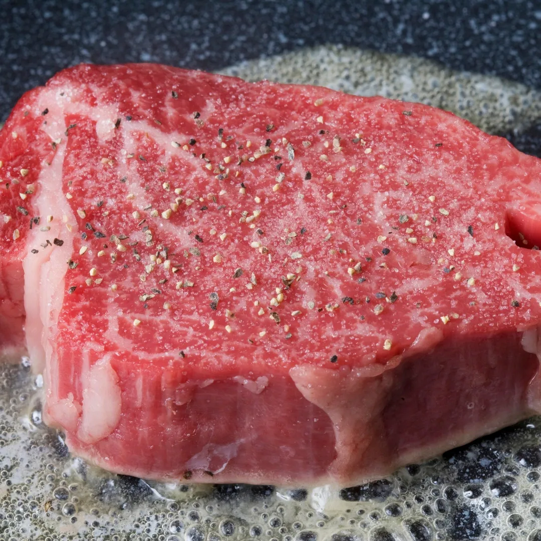 Lomo de res, 21.6 g de proteína por cada 100 g