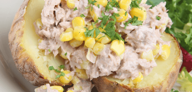papa rellena de atún