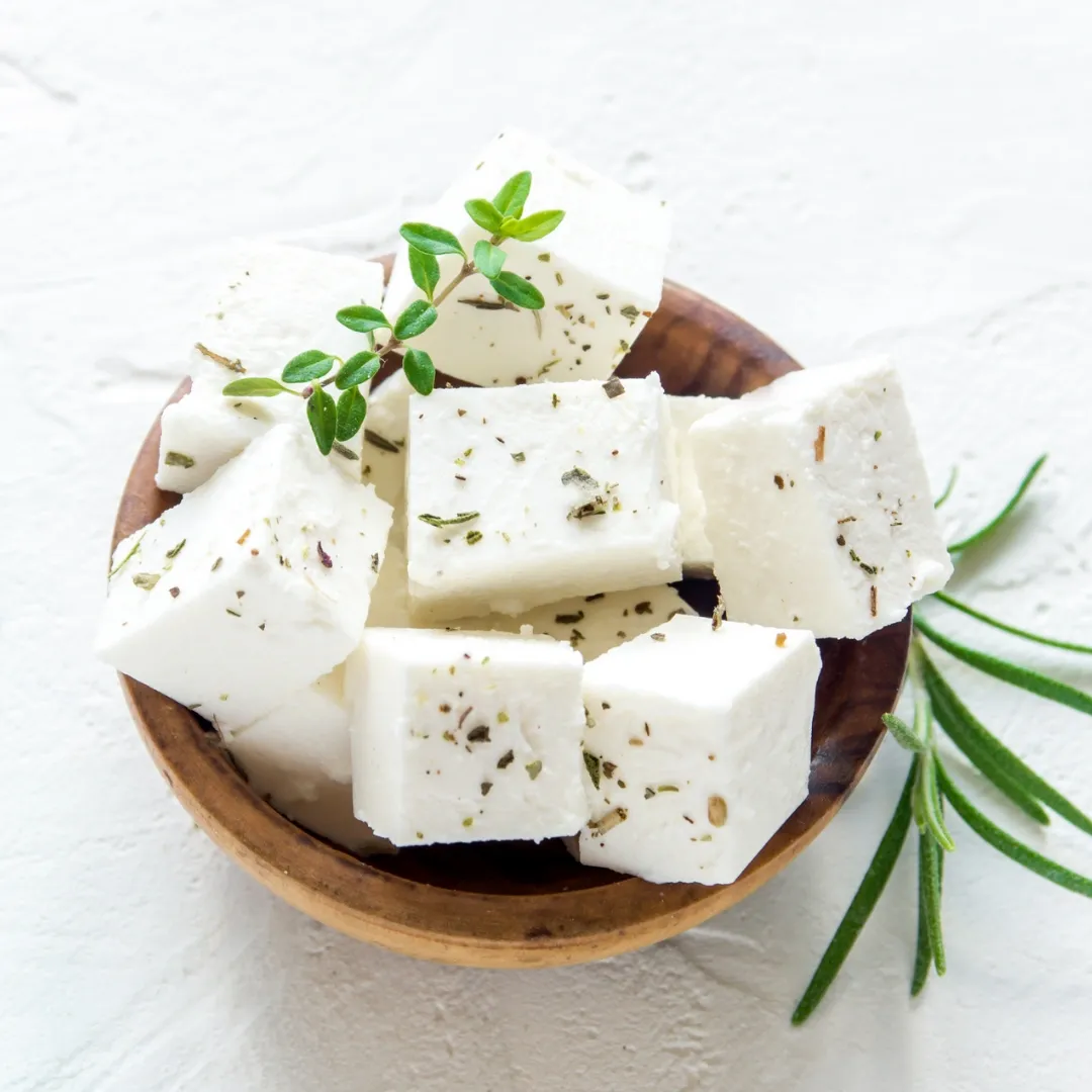 Queso Feta, 14.2 g de proteína por 100 g