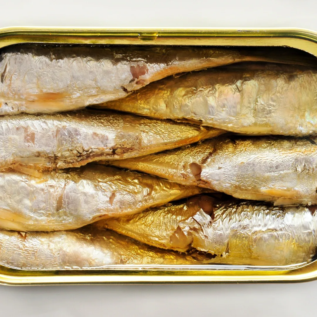 Sardinas en lata, 24.6 g de proteína por 100 g