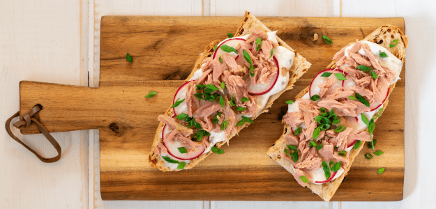 tostadas de atun y queso crema