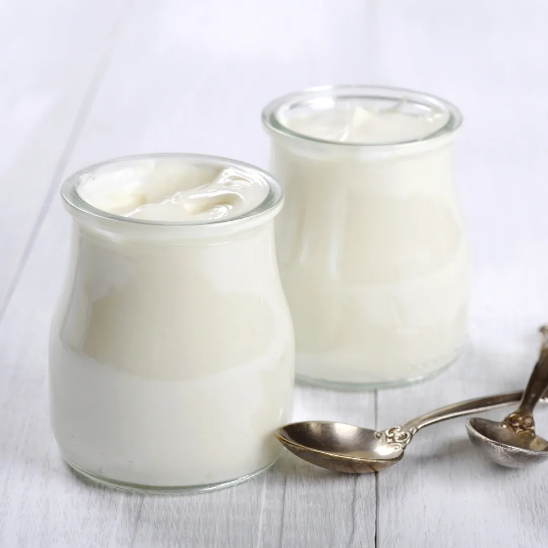 Yogur griego bajo en grasa, 10 g de proteína por 100 g